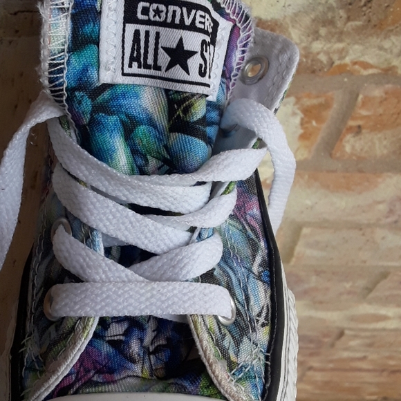 Converse All Star Shoes - Picture 3 of 7